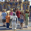 ミッキーが ASIMO にこんにちは…ディズニー新アトラクション