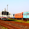 関東鉄道常総線の水海道車両基地。小絹～水海道間のほぼ中間に位置し、近くに駅がない。11月3日の公開イベントでは車両基地直通の臨時列車のほか無料のシャトルバスも水海道駅などから運行される。