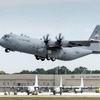 空輸されるC-130Jスーパー・ヘラクレス