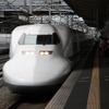 豊橋駅に入線する700系。11月末に東海道新幹線の軌道回路設備のデジタル化が完成する。