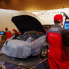 テクノロジー部門の競技中。手前のスタンドが車両に接続した専用テスター。奥の机にもパソコンがある。