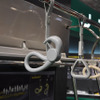 「鉄道技術展」の総合車両製作所ブースに展示された新型の吊り手