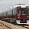このほど完成した阪急1000系。11月28日から神戸線で営業運転を開始する。