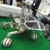中央大学の月惑星表面探査ローバ。太陽光パネルを取り付けて、動作できるようにするとのこと（写真6）