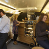 スイスに登場する「走るスターバックス」。写真は2階建て食堂車を改装した同車両の1階部分