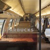 スイスに登場する「走るスターバックス」。写真は2階建て食堂車を改装した同車両の2階部分