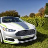 コカコーラ社のペットボトル素材を内装に使ったフォード フュージョン・エナジーの研究開発車両