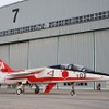 エンジンが抜かれた状態で保管されている「T-2 CCV」も航空祭の場で年に一度だけ披露される。