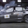ユーロNCAPのインフィニティQ50（新型日産 スカイライン）の衝突テスト