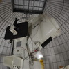 望遠鏡が衛星を追尾するデモンストレーション。