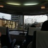 「LSE」の展望室。運転室を車体上方に設置して客室を先頭部まで張り出し、前面展望を楽しめるようにしている。