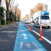 北浦和駅から埼玉大学方面へ伸びる埼大通りには自転車専用レーンを用意