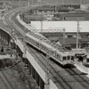 津島駅が高架化された1968年頃の写真。