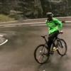 ノルウェーの峠道を自転車で下るEskil Ronningsbakken氏