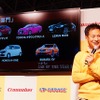 アップガレージは東京オートサロンの同社ブースにて、「いかちぃカー・オブ・ザ・イヤー」のグランプリ発表。新車部門はトヨタ『クラウン アスリート』が。名車部門はマツダ『RX-7（FD3S）』が受賞している。