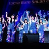 今年のオートサロンはイベントホールにのみステージを設定。痛車系やアキバ系イベントでもおなじみのアイドルグループ「ALLOVER」は広いステージを駆け巡った。
