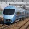 小田急は3月28日に「小尾の総合車両所親子見学会」を開催。写真は同イベントで運転台見学と記念撮影ができるロマンスカー・MSE（60000形）