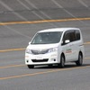 セレナの試乗車