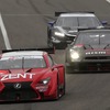 鈴鹿サーキットでのGT500新型マシン3種の走行シーン。前からレクサスRC F、日産GT-R、ホンダNSX。写真：MOBILITY LAND