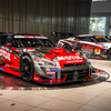 手前はGT500の#23 MOTUL AUTECH GT-R、奥はGT300の#3 B-MAX NDDP GT-R。写真：NISSAN
