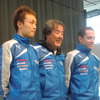 #12 日産GT-R陣営の安田（左）とオリベイラ（右）、そして星野一義監督。