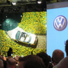 【フランクフルトモーターショー05】VW イオス、ヒマワリ畑に現る