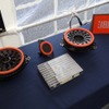 前後ドアにマウントされる17cmユニットと、ダッシュボード上にマウントされる8cm2ウェイユニット。真ん中は8ch・Hクラスパワーアンプ