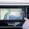 ボタンを押せばサイドビューカメラに切り替わる