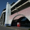 阿佐海岸鉄道の宍喰駅。4月1日から自動券売機による切符の販売を中止し、窓口販売に変更する。