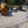 ロシアのソチで起きた無人の大型ダンプカーの暴走事故