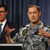 MH370便のブラックボックスらしき音波を確認したという発表をするオーストラリア空軍関係者（4月7日）