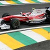 トヨタTF109をブラジルGPでドライブする小林可夢偉