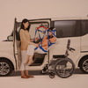 軽自動車に車への移乗装置『N-Lift（エヌ・リフト）』