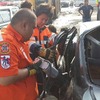 バンコク郊外でごみ収集車がバス、乗用車に衝突　４人死傷　