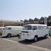 VW タイプ2。写真は1967年以降の曲面一枚フロントガラスを備えたもの（通称T2）
