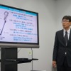 日本の床に合わせて開発したヘッドや、布団掃除など各種アタッチメントに対応する