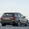 新型メルセデスベンツ Cクラス ステーションワゴン の「C300ブルーテックハイブリッド」