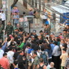 戦勝記念塔での反軍政デモ（２３日）