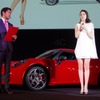 女優の長澤まさみさんが、アルファロメオの新型『4C（フォーシー）』発表会に駆けつけた