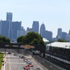 先頭を走る佐藤琢磨。写真：INDYCAR
