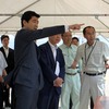 整備中の南砺スマートICを視察する野上副大臣