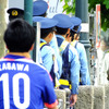 警官とサポーター