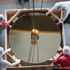 蒸着直後の広島大学東広島天文台かなた望遠鏡1.5m反射鏡（2014　OAO／NAOJ　＆　HIROSHIMA UNIVERSITY）