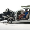 BMW 2シリーズクーペのIIHS新スモールオーバーラップ衝突テスト