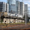 2013年9月の京浜急行線の高架橋。この頃は桁下の空間を仕切る壁が残っていたが、今年6月に撤去された。