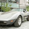 ジョージ・タリーさんと愛車の1979年式シボレーコルベット