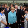 VWグループの中国成都工場を訪れた独メルケル首相