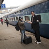 中国とインドは習近平国家主席のインド訪問に先立ち、鉄道分野での協力を行う覚書に署名する。写真はインドの鉄道駅。