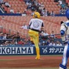 7月22日、横浜DeNA-中日戦・始球式に登場し記憶に残るプレーをおこなったザ・ビートル・マン