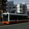 伊予鉄道は「松山港まつり三津浜花火大会」にあわせ増発する。写真は市内電車。
